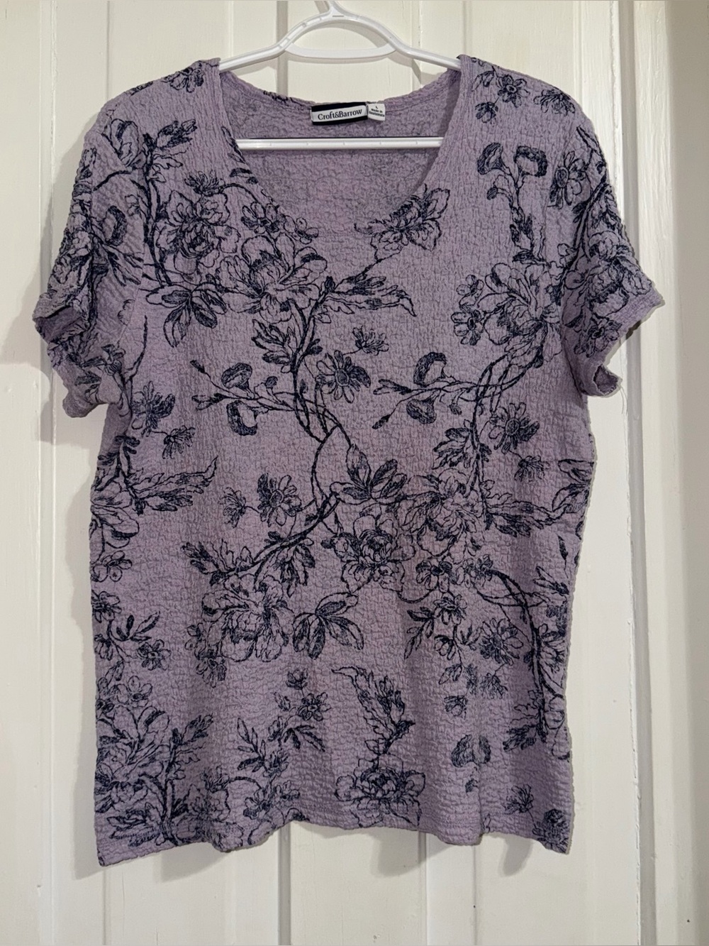 Women's size large crinkle shirt Croft & Barrow Lavender Floral Short Sleeve Top